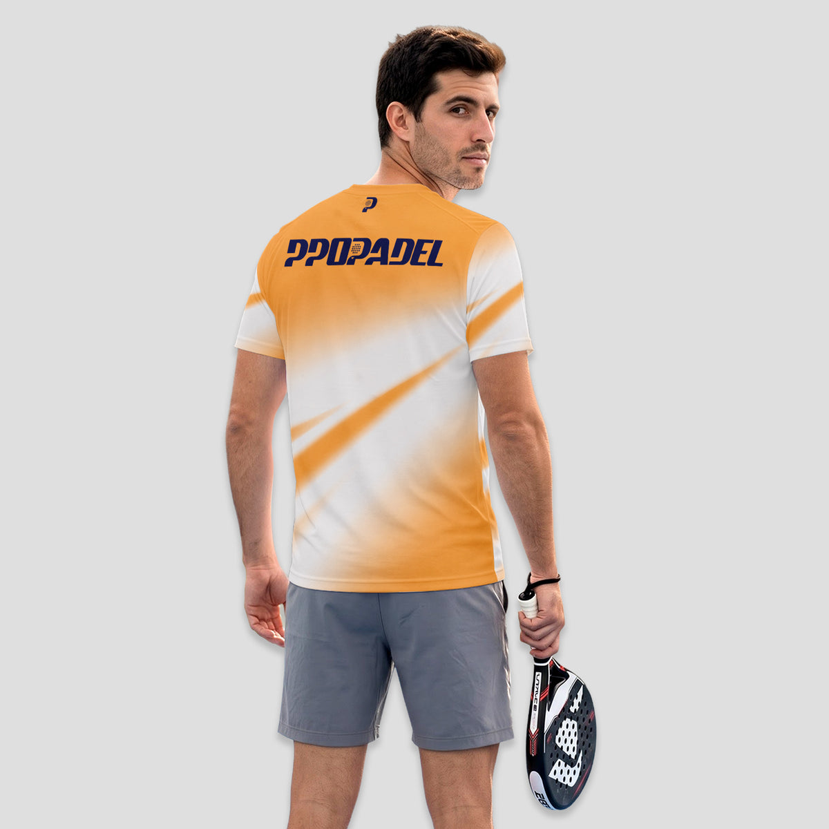 Diseño Ondas Naranja y Blanco – Camiseta de Pádel