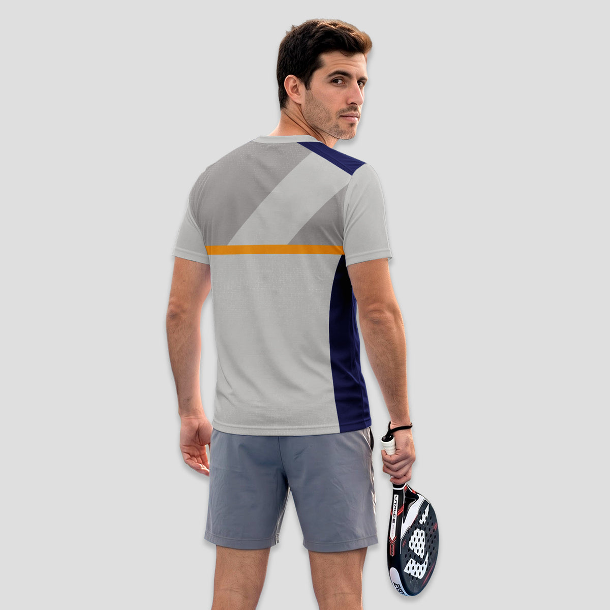 Estilo Deportivo Gris y Naranja – Camiseta de Pádel