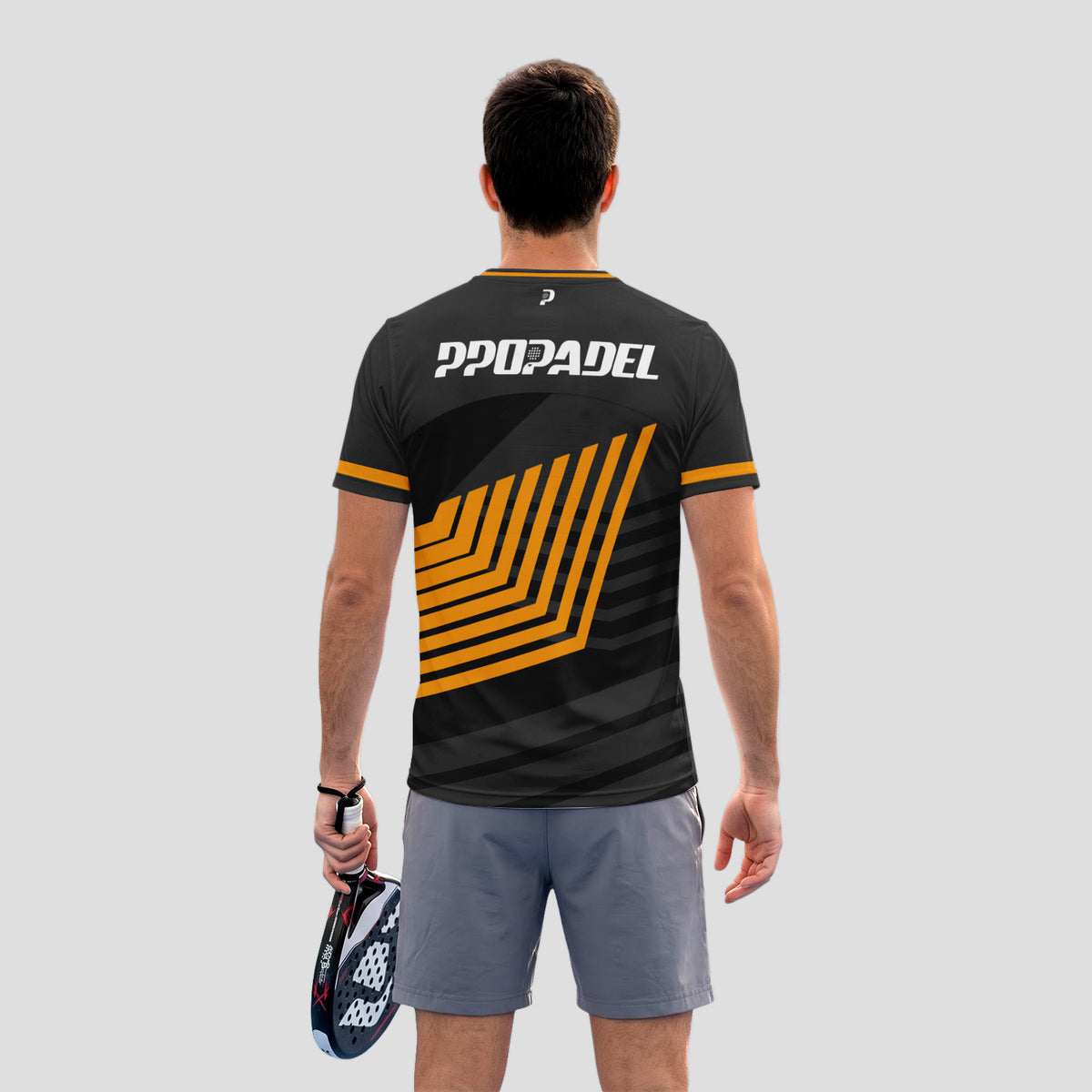 Negra Líneas Geométricas Naranja – Camiseta de Pádel